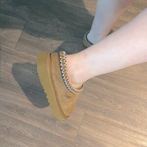 UGG Tasman 
size 6 Women’s
Some wear